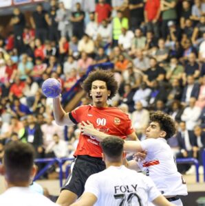 الأهلي يتوج بكأس الكؤوس الإفريقية لكرة اليد بعد تفوق مثير على الزمالك