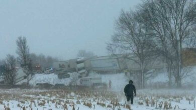 تصادم اكثر من 100 سيارة بحادث مروع بأميركا