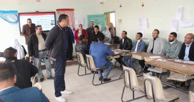 وكيل تعليم سوهاج يتابع تدريب 341 مرشحًا لمسابقة 30 ألف معلم