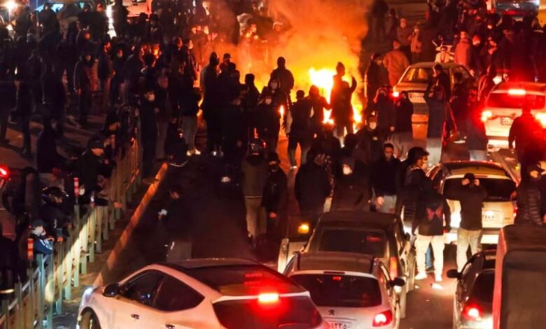 رجل دين إيراني متشدد يطالب بإعدام للمتظاهرين المعتقلين رجل دين إيراني متشدد يطالب بإعدام للمتظاهرين المعتقلين