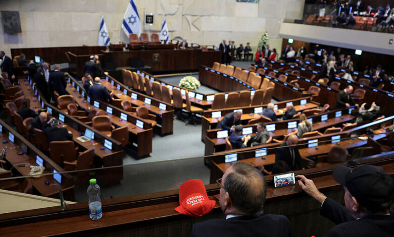 طرح صيغة نهائية لقانون إعدام الأسرى الفلسطينيين للتصويت بالكنيست الإسرائيلي طرح صيغة نهائية لقانون إعدام الأسرى الفلسطينيين للتصويت بالكنيست الإسرائيلي