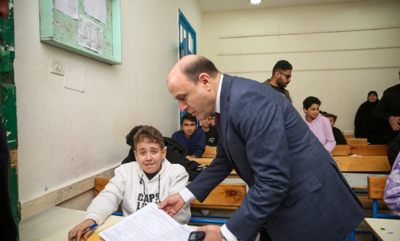 محافظ كفرالشيخ يتابع سير امتحانات الشهادة الإعدادية بمدرسة كفرالشيخ الإعدادية بنات