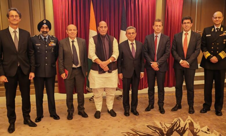 الهند تعجز عن إغلاق صفقات الغواصات والمقاتلات بسبب شلل الإجراءات