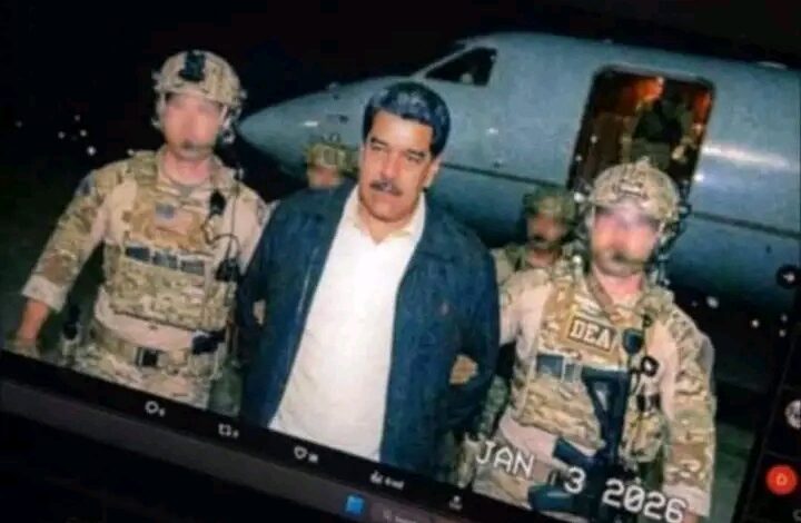 الصوره الأولى لاعتقال رئيس فنزويلا على يد الامريكان الصوره الأولى لاعتقال رئيس فنزويلا على يد الامريكان