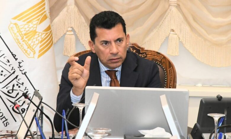 وزير الشباب و الرياضة يبحث تخفيض التكاليف المالية للكود الطبى