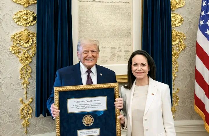 جائزة نوبل للسلام٠٠بين يدي ترامب بعد طول انتظار جائزة نوبل للسلام٠٠بين يدي ترامب بعد طول انتظار