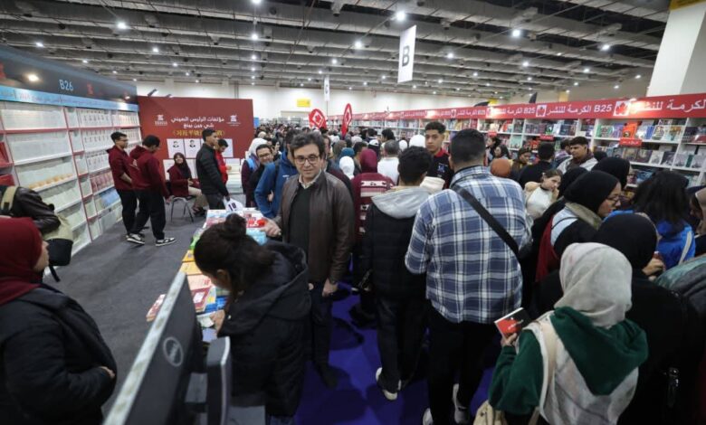 وزير الثقافة يعلن تخطي معرض القاهرة الدولي للكتاب حاجز الثلاثة ملايين زائر خلال أسبوعه الأول وزير الثقافة يعلن تخطي معرض القاهرة الدولي للكتاب حاجز الثلاثة ملايين زائر خلال أسبوعه الأول