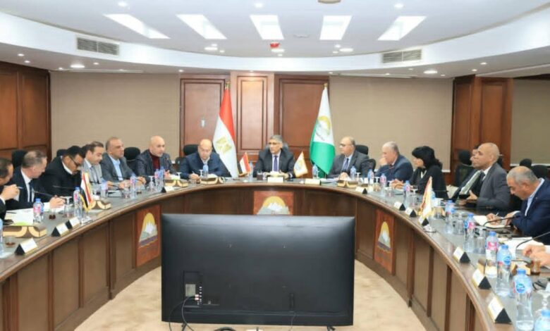 محافظ الجيزة يعقد لقاءً موسعًا مع أعضاء مجلسي النواب والشيوخ  لمناقشة خطط العمل المستقبلية