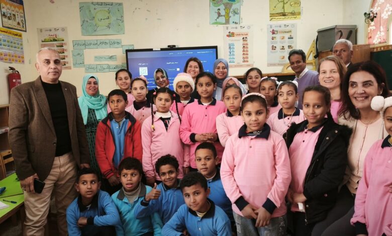 تعليم سوهاج.. بنك التنمية الألماني وبرنامج الأغذية العالمي يتفقدان مدرسة بني وشاح المجتمعية بالمراغة 
