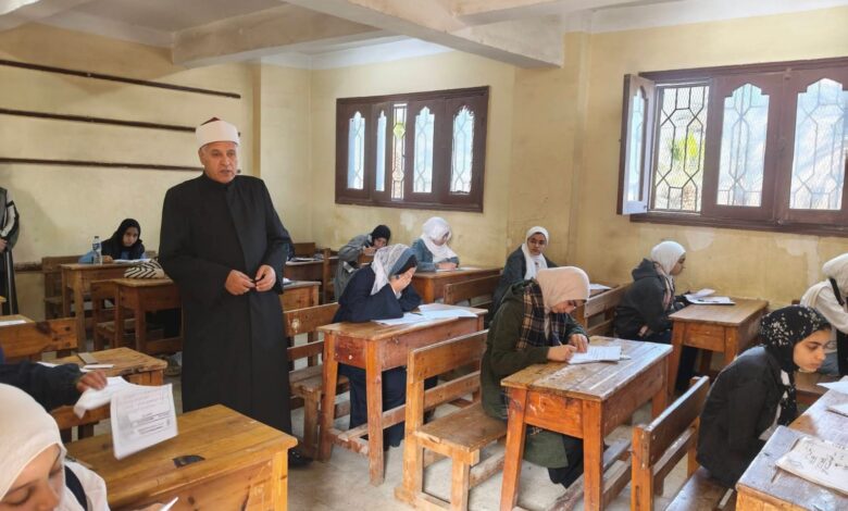 “خضر” يتفقد لجان امتحانات الشهادة الإعدادية بمعاهد قها وسنهرة وترسا الأزهرية بلجنة فتيات قها