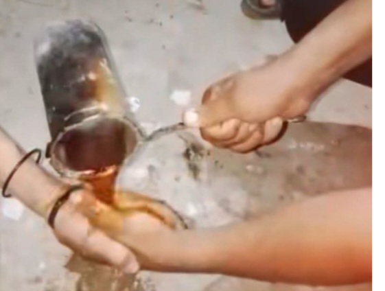 تحدى الصداقة باستخدام المياة المغلية