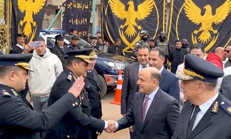 محافظ كفرالشيخ يضع إكليل الزهور على النصب التذكاري لشهداء الشرطة في الذكرى الـ74 لعيد الشرطة محافظ كفرالشيخ يضع إكليل الزهور على النصب التذكاري لشهداء الشرطة في الذكرى الـ74 لعيد الشرطة