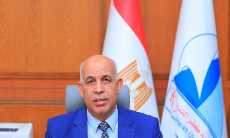 رئيس جامعة كفر الشيخ يهنئ رئيس الجمهورية بالذكرى ال74 لعيد الشرطة وذكري ثورة 25 يناير المجيدة