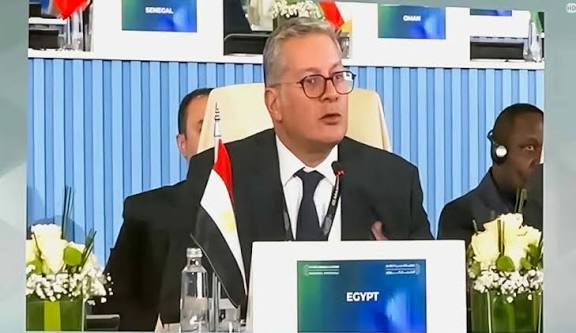 وزير البترول والثروة المعدنية يشارك المائدة المستديرة لوزراء التعدين