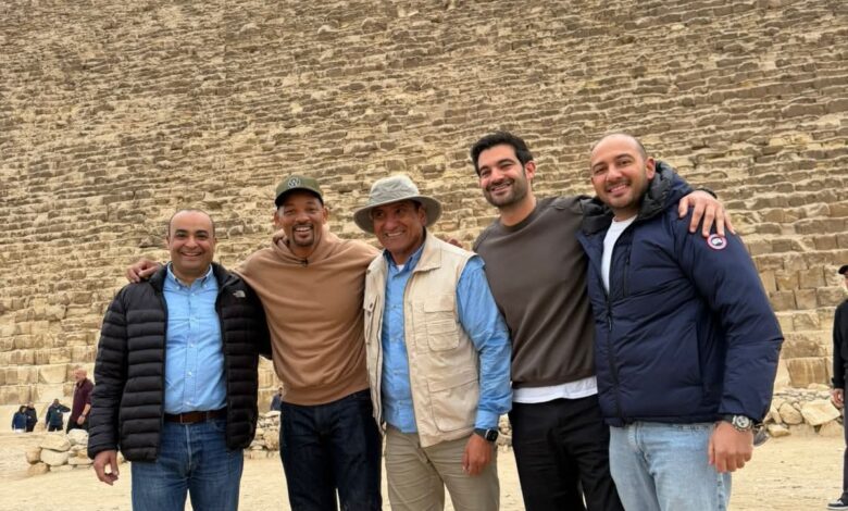 ويل سميث داخل هرم خوفو ضمن جولته السياحية في مصر