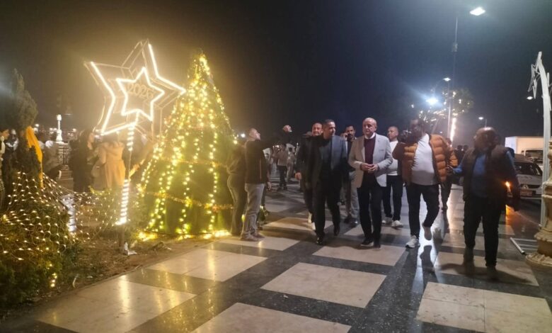 محافظ الأقصر يقوم بجولة نيلية تفقدية بكورنيش النيل