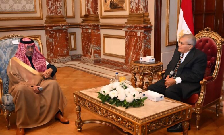 رئيس الشيوخ يستقبل سفير السعودية ويؤكد عمق الشراكة الاستراتيجية