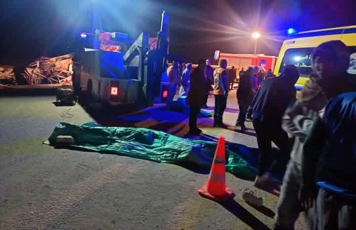 مصرع وإصابة 21عاملا في حادث تصادم مروع بطريق المنيا وسمالوط