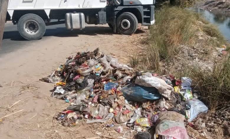 رفع 35 طن مخلفات صلبة بقرية الرياينة بالأقصر رفع 35 طن مخلفات صلبة بقرية الرياينة بالأقصر