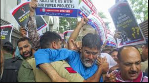 كشمير | احتجاجات كشميرية ضد الارتفاع الحاد في أسعار الكهرباء وسط غضب من تجاهل الهند