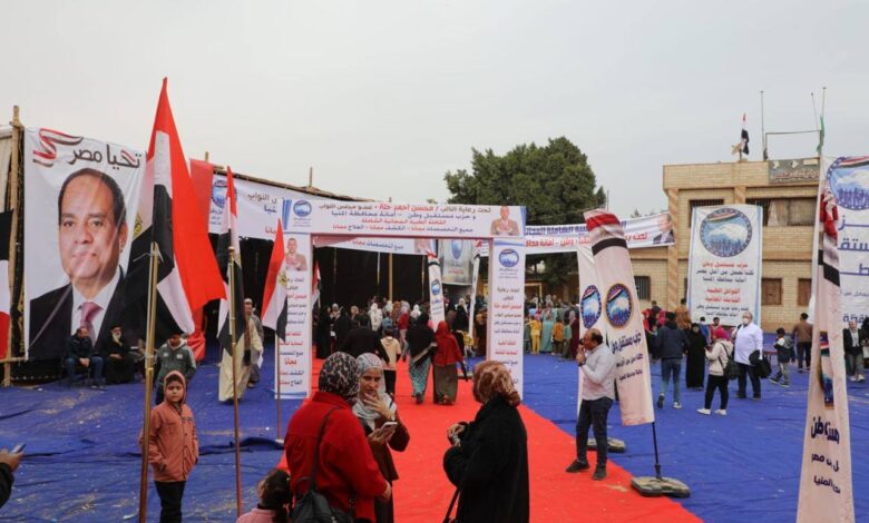 محافظ المنيا يتابع أعمال القافلة الطبية المجانية الشاملة بمركز شباب طنبدى ضمن مبادرات دعم القطاع الصحي