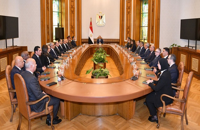  الرئيس السيسي يجتمع بالوزراء الجدد بحضور رئيس الحكومة