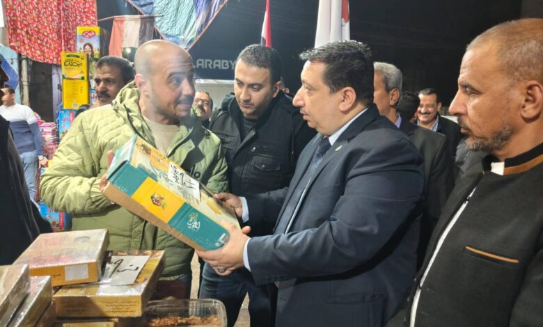 استعدادات متميزة لاستقبال الشهر المبارك.. رئيس مدينة طهطا يتفقد معرض “أهلا رمضان” 