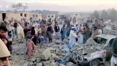 باكستان تدعي مقتل 70 مسلحًا في ضربات حدودية؛ أفغانستان ترفض الحصيلة وتدين الغارات