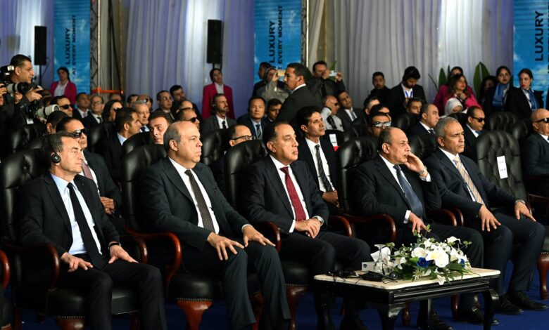 مدبولي يشهد انضمام أول طائرة A350-900 لأسطول «مصر للطيران» في خطوة لتعزيز مكانة مصر كمركز إقليمي للطيران