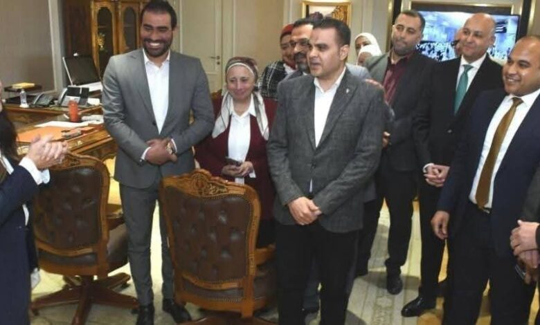 وزيرة الإسكان الجديدة تصل ديوان الوزارة بعد أداء اليمين الدستورية