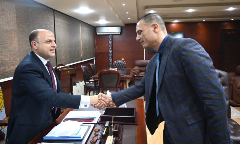 محافظ الغربية يستقبل نائبه ويشدّد على العمل الميداني بروح الفريق الواحد محافظ الغربية يستقبل نائبه ويشدّد على العمل الميداني بروح الفريق الواحد