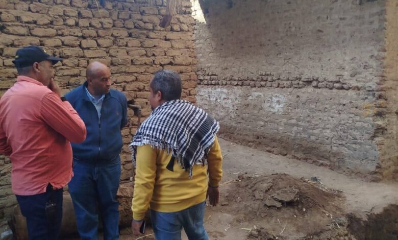 متابعة أعمال مشروعات الصرف الصحي ورفع الحيز العمراني بقرى الزينية بالأقصر