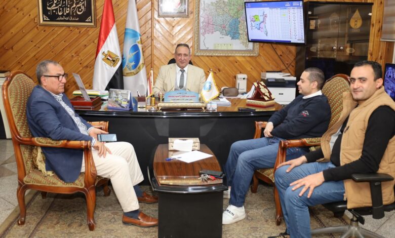 خدمة المواطن ورضاه أولاً: تعاون مثمر بين عضو مجلس الشيوخ ورئيس شركة مياه الغربية لخدمة أهالي مركز طنطا خدمة المواطن ورضاه أولاً: تعاون مثمر بين عضو مجلس الشيوخ ورئيس شركة مياه الغربية لخدمة أهالي مركز طنطا