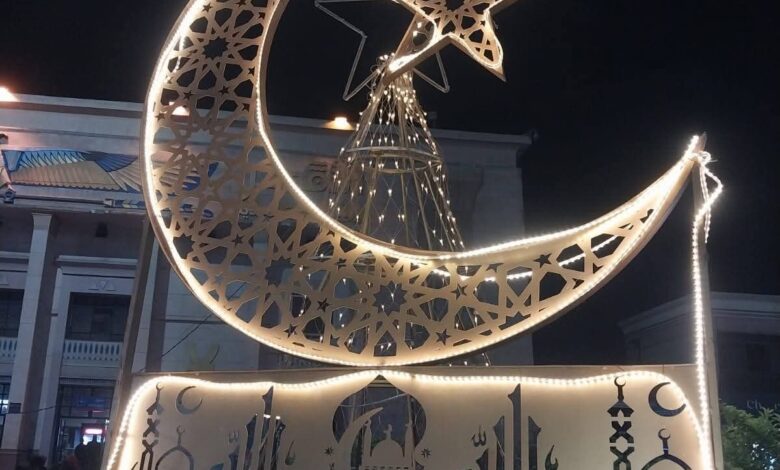 محافظة الأقصر تنفذ تزيين الشوارع والميادين احتفالا بالشهر الكريم محافظة الأقصر تنفذ تزيين الشوارع والميادين احتفالا بالشهر الكريم