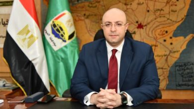 محافظ الفيوم يحيل 9 موظفين مقصرين للنيابة لتوقيع العقوبات القانونية