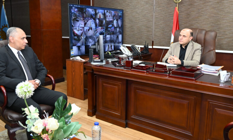 محافظ الغربية يعقد لقاءات يومية منفردة مع القيادات التنفيذية