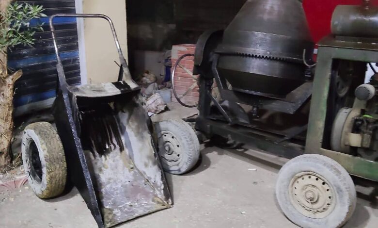 حملة مكبرة توقف أعمال بناء مخالف بحي الجون وتصادر خلاطتين