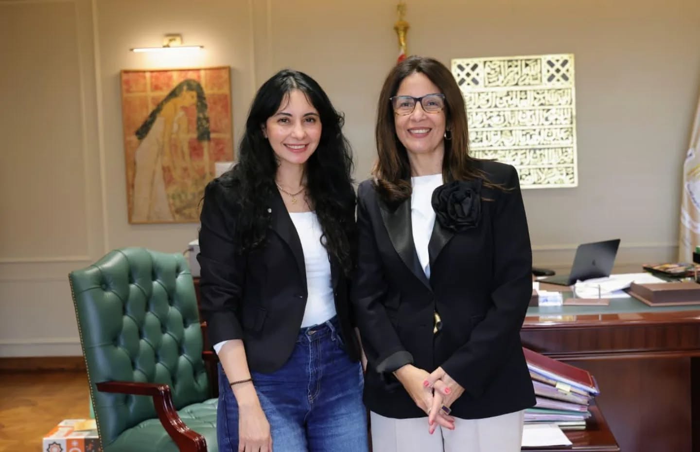 وزيرة الثقافة تبحث مع عازفة الماريمبا نسمة عبد العزيز إطلاق كرنفال «بهجة وبسمة» بالقرى والنجوع والمناطق الأكثر احتياجا للخدمات الثقافية وزيرة الثقافة تبحث مع عازفة الماريمبا نسمة عبد العزيز إطلاق كرنفال «بهجة وبسمة» بالقرى والنجوع والمناطق الأكثر احتياجا للخدمات الثقافية