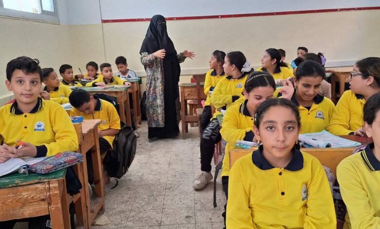 قصر ثقافه البحيرة ينفذ برنامجه الثقافى والفنى ضمن فعاليات “قطار الخير ٢” 