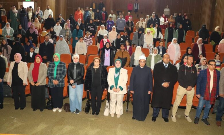 محافظ كفرالشيخ يتابع فعاليات «أمسيات الأسرة المصرية» لتعزيز الوعي المجتمعي وتمكين المرأة