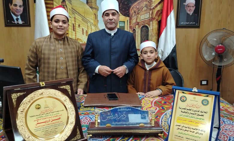 وكيل وزارة المنوفية الأزهرية يلتقي برواد الإنشاد قبيل سفرهم للتكريم بقطاع المعاهد الأزهرية