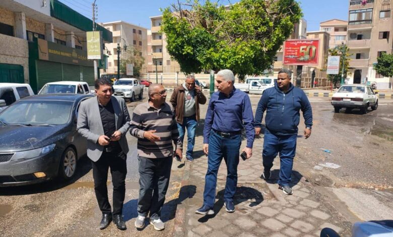 إزالة تجمعات مياه الأمطار بشوارع المنيا لتيسير الحركة المرورية