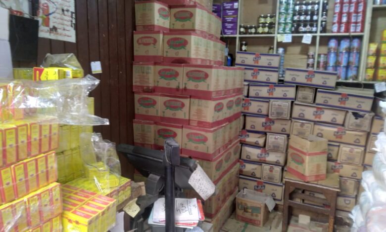 تموين شرق الإسكندرية تضبط تصّرف ٤٥٧ زجاجة زيت و ٤٧١ كجم سكر داخل احد المنافذ التموينية