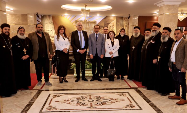 محافظ سوهاج يستقبل المهنئين بعيد الفطر المبارك