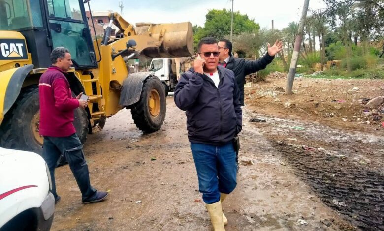 رئيس مدينة البدرشين يتابع شفط مياه الأمطار عند مداخل المناطق الاثرية والانفاق