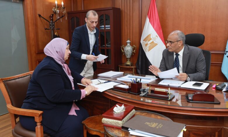 محافظ كفرالشيخ يناقش عدد من الملفات الخدمية والتنموية ومشاكل الدوائر مع أعضاء مجلسي النواب والشيوخ