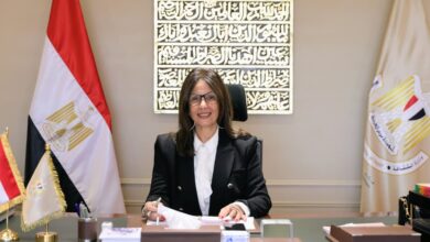 وزيرة الثقافة تؤكد توثيق بطولات شهداء الجيش والشرطة للأجيال القادمة