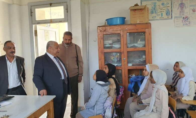 وكيل التعليم بالأقصر يتابع مستوى الإنضباط المدرسى بالعشى