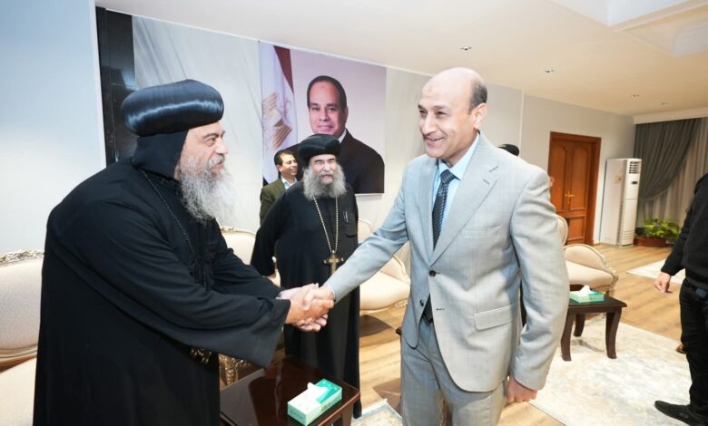 محافظ أسيوط يستقبل قيادات ورجال الدين الإسلامي والمسيحي