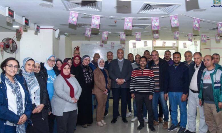 محافظ الإسكندرية يتفقد قطاعات ديوان المحافظة ويهنئ العاملين بعيد الفطر